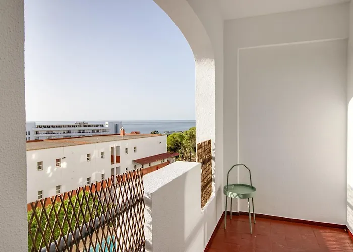 Renovated Oasis Ocean View 1Bd Wi-Fi Beach 3 Min